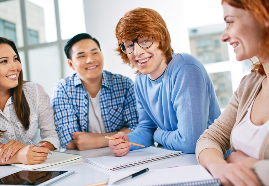 Online or face-to-face? Learning English today